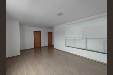 Casa de condomínio à venda com 333m², 4 quartos e 5 vagasSala de TV