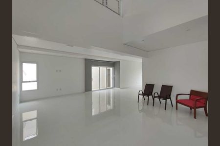 Casa de condomínio à venda com 333m², 4 quartos e 5 vagasSala