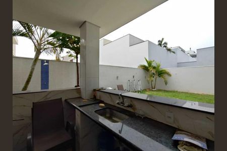 Casa de condomínio à venda com 333m², 4 quartos e 5 vagasÁrea gourmet