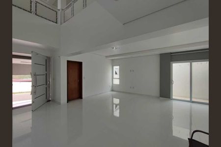 Casa de condomínio à venda com 333m², 4 quartos e 5 vagasSala