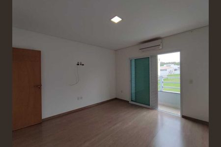 Casa de condomínio à venda com 333m², 4 quartos e 5 vagasQuarto Suíte 2