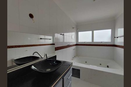 Casa de condomínio à venda com 333m², 4 quartos e 5 vagasBanheiro Suíte