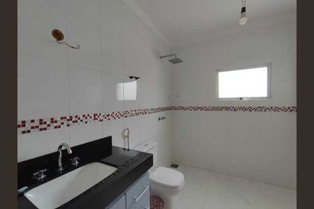 Casa de condomínio à venda com 333m², 4 quartos e 5 vagasBanheiro Suíte 3