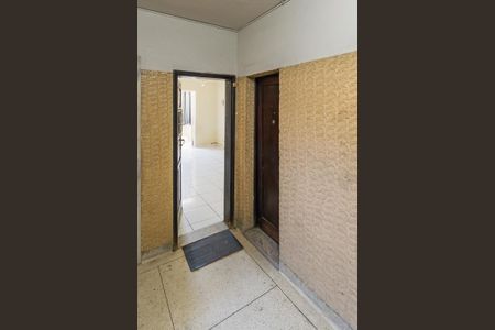 Apartamento para alugar com 76m², 3 quartos e sem vagaÁrea comum - Entradas do imóvel