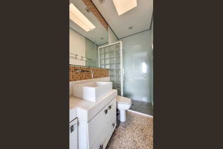 Apartamento para alugar com 140m², 3 quartos e 2 vagas Apartamento para alugar com 140m², 3 quartos e 2 vagasBanheiro da Suíte