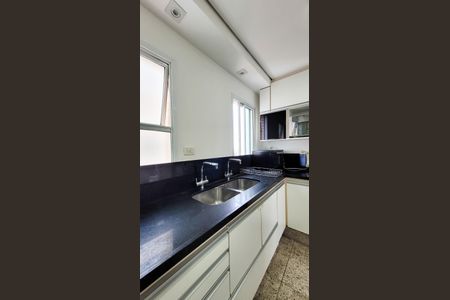 Apartamento para alugar com 140m², 3 quartos e 2 vagas Apartamento para alugar com 140m², 3 quartos e 2 vagasCozinha
