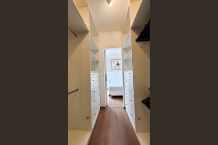Apartamento para alugar com 140m², 3 quartos e 2 vagas Apartamento para alugar com 140m², 3 quartos e 2 vagasCloset da Suíte