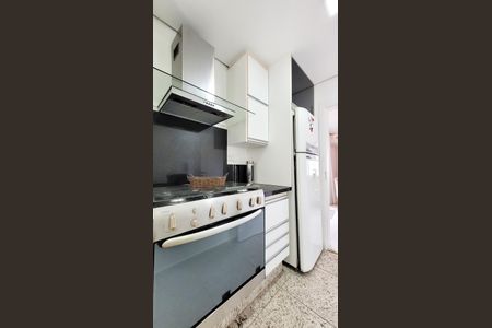 Apartamento para alugar com 140m², 3 quartos e 2 vagas Apartamento para alugar com 140m², 3 quartos e 2 vagasCozinha