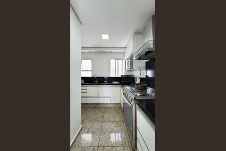 Apartamento para alugar com 140m², 3 quartos e 2 vagas Apartamento para alugar com 140m², 3 quartos e 2 vagasCozinha