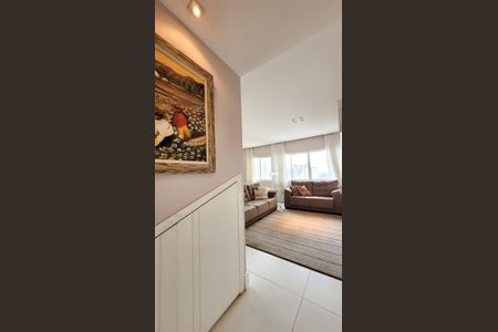 Apartamento para alugar com 140m², 3 quartos e 2 vagas Apartamento para alugar com 140m², 3 quartos e 2 vagasHall de Entrada