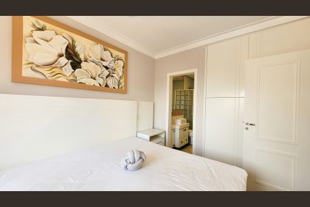 Apartamento para alugar com 140m², 3 quartos e 2 vagas Apartamento para alugar com 140m², 3 quartos e 2 vagasSuíte