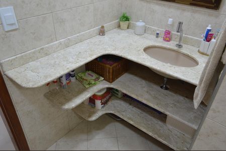 Apartamento à venda com 60m², 2 quartos e 1 vaga Apartamento à venda com 60m², 2 quartos e 1 vagaBanheiro