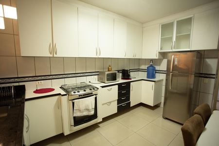 Casa à venda com 270m², 2 quartos e 2 vagasCOZINHA