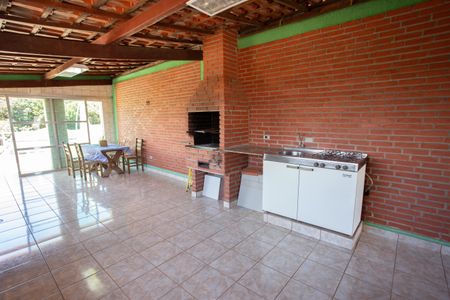 Casa à venda com 270m², 2 quartos e 2 vagasÁREA GOURMET