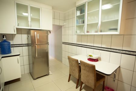 Casa à venda com 270m², 2 quartos e 2 vagasCOZINHA