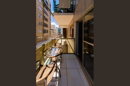 Apartamento à venda com 105m², 3 quartos e 2 vagasVaranda