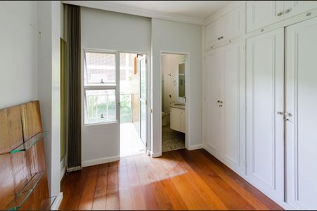 Apartamento à venda com 105m², 3 quartos e 2 vagasSuíte