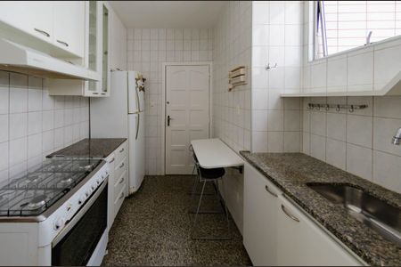 Apartamento à venda com 105m², 3 quartos e 2 vagasCozinha