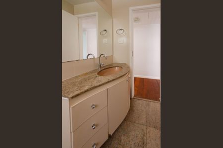 Apartamento à venda com 105m², 3 quartos e 2 vagasBanheiro