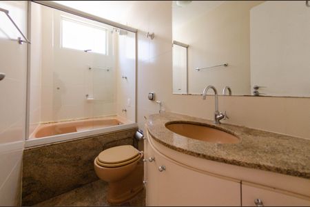 Apartamento à venda com 105m², 3 quartos e 2 vagasBanheiro