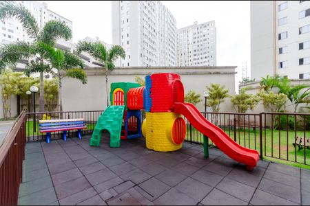 Apartamento para alugar com 44m², 2 quartos e 1 vaga Apartamento para alugar com 44m², 2 quartos e 1 vagaÁrea comum - Playground