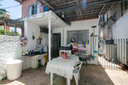 Casa à venda com 250m², 2 quartos e 2 vagasQuintal