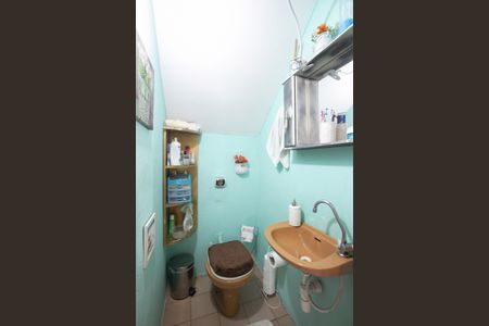 Casa à venda com 250m², 2 quartos e 2 vagasLavabo