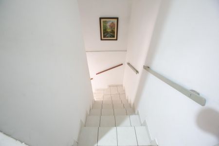 Casa à venda com 250m², 2 quartos e 2 vagasEscada