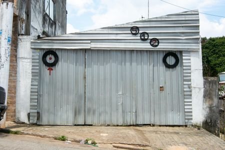 Casa à venda com 250m², 2 quartos e 2 vagasFachada