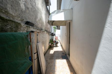 Casa à venda com 250m², 2 quartos e 2 vagasCorredor / Entrada