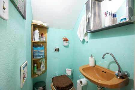 Casa à venda com 250m², 2 quartos e 2 vagasLavabo