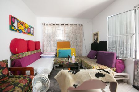 Casa à venda com 250m², 2 quartos e 2 vagasSala