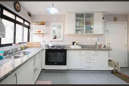 Apartamento para alugar com 130m², 3 quartos e 2 vagasCozinha