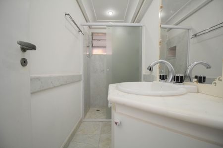 Apartamento para alugar com 130m², 3 quartos e 2 vagasBanheiro Social