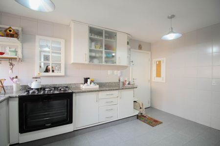 Apartamento para alugar com 130m², 3 quartos e 2 vagasCozinha