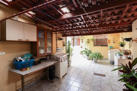 Casa à venda com 201m², 3 quartos e 2 vagasÁrea de Serviço e Quintal