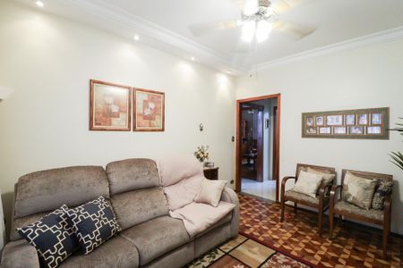 Casa à venda com 201m², 3 quartos e 2 vagasSala