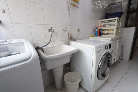 Apartamento à venda com 90m², 3 quartos e 2 vagasLavanderia