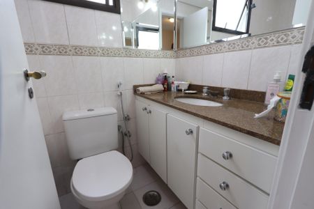 Apartamento à venda com 90m², 3 quartos e 2 vagasBanheiro da Suíte