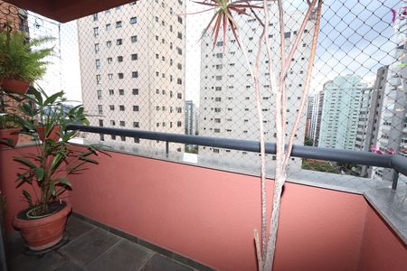 Apartamento à venda com 90m², 3 quartos e 2 vagasVaranda