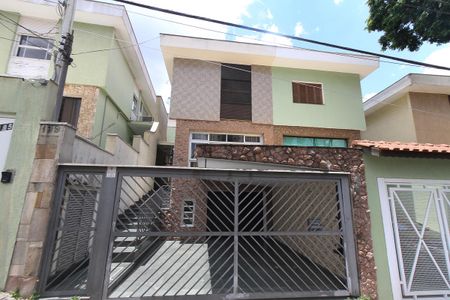 Casa à venda com 156m², 3 quartos e 3 vagasFachada