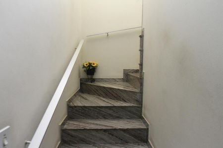 Casa à venda com 156m², 3 quartos e 3 vagasEscada