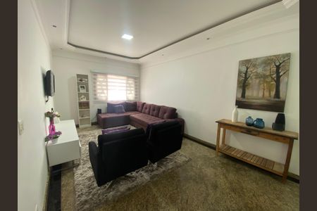 Casa à venda com 280m², 3 quartos e 4 vagasSala