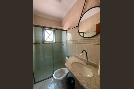 Casa à venda com 280m², 3 quartos e 4 vagasBanheiro