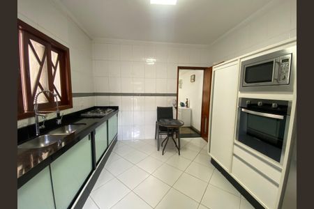 Casa à venda com 280m², 3 quartos e 4 vagasCozinha