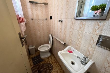 Casa à venda com 75m², 2 quartos e 1 vaga Casa à venda com 75m², 2 quartos e 1 vagaBanheiro de serviço