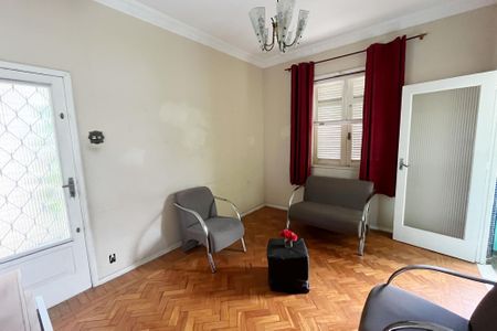 Casa à venda com 75m², 2 quartos e 1 vaga Casa à venda com 75m², 2 quartos e 1 vagaSala