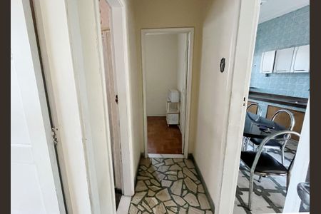 Casa à venda com 75m², 2 quartos e 1 vaga Casa à venda com 75m², 2 quartos e 1 vagaSala - Corredor