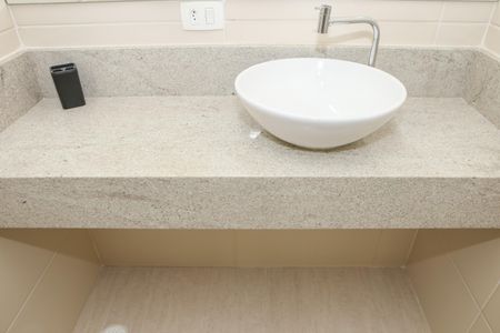 Casa à venda com 104m², 4 quartos e sem vaga Casa à venda com 104m², 4 quartos e sem vagaBanheiro