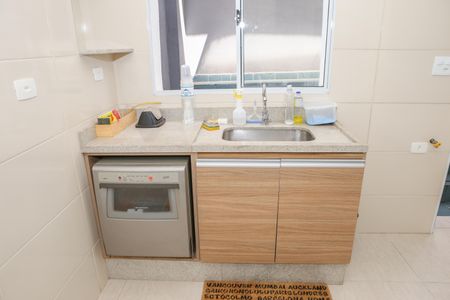 Casa à venda com 104m², 4 quartos e sem vaga Casa à venda com 104m², 4 quartos e sem vagaCozinha